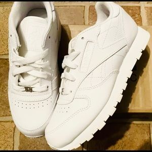 Reebok Classic Kids Leather Sneaker White/White Size: 2Y Brand New!